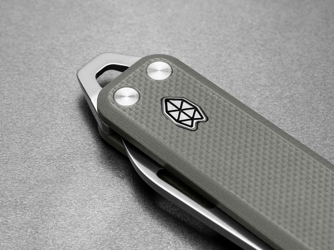 The Elko - Gray & Stainless